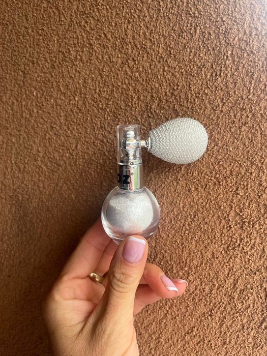 Srebrne drobinki do ciała w sprayu