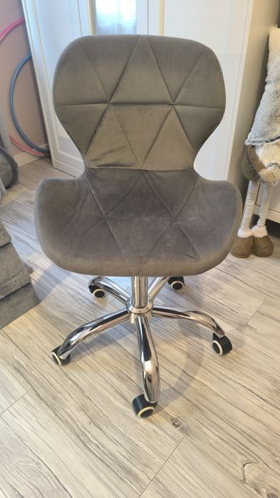 Krzesło obrotowe dla dziecka