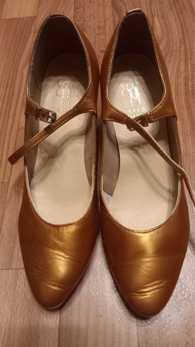 Балтні туфлі для стандарту