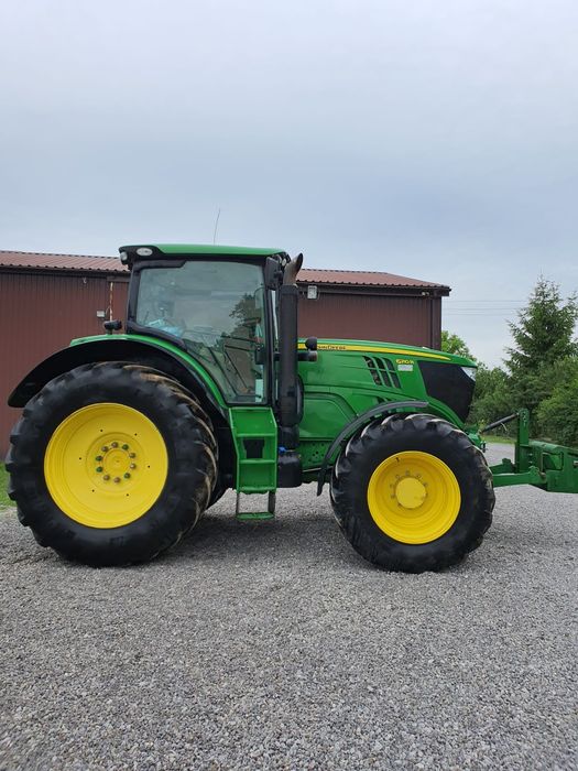 Ciągnik John Deere 6210r