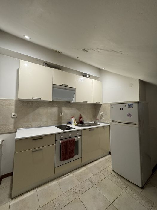 Підселення дівчини в окрему кімнату, р-н центр