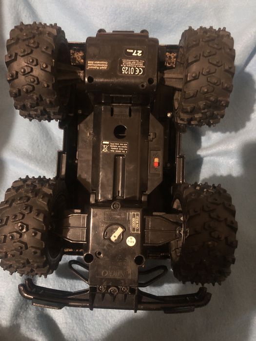 Машинка на радіокеруванні