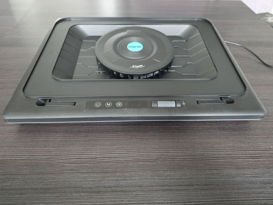 Podświetlana podkładka chłodząca pod laptopa
