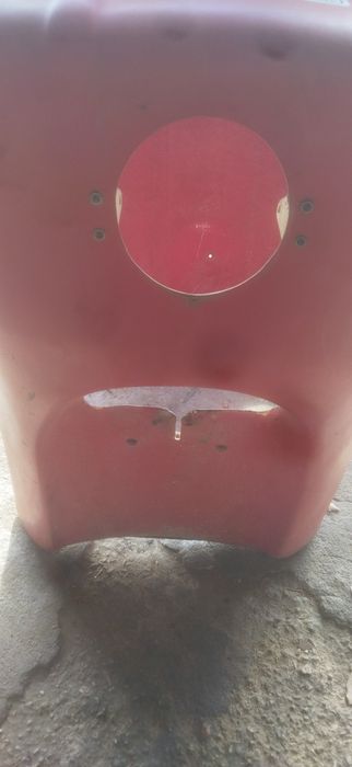 Estrutura em fibra para triciclo motorizado em muito bom estado