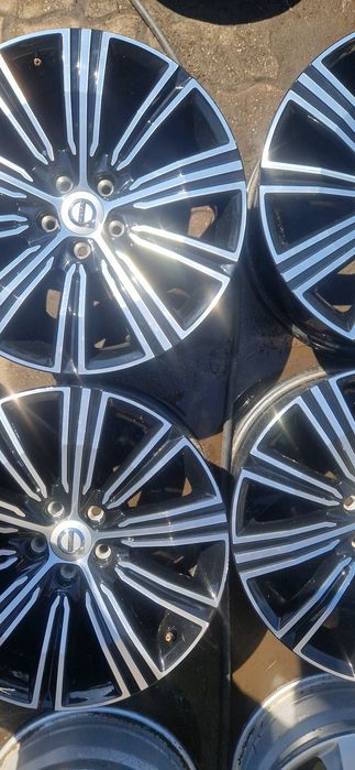 Felgi aluminiowe oryginalne Volvo 8x18 et42 5x108