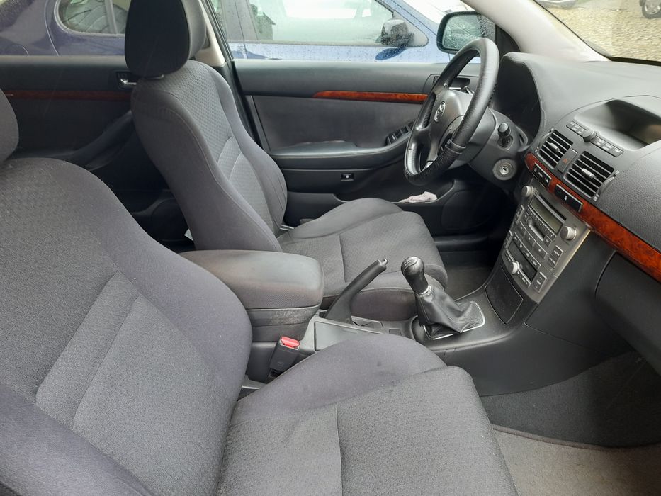 Toyota  Avensis   2.0  Disel