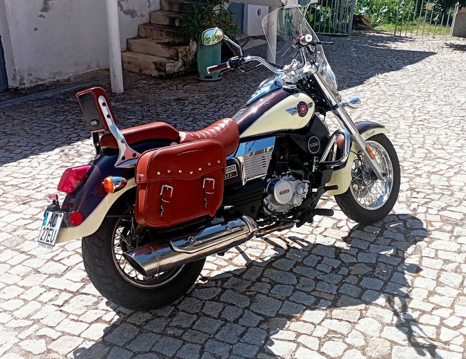 Moto UM Renegade 125 cc