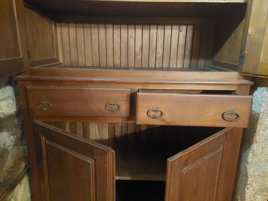 Armário louceiro madeira maciça