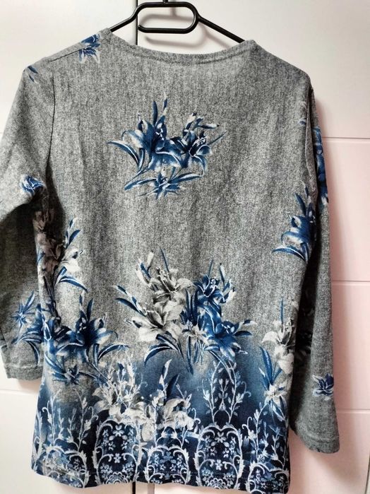 Sweter w kwiaty S/M