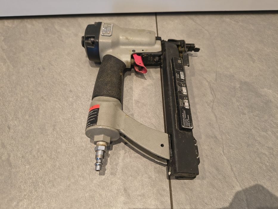 Zszywacz pneumatyczny Porter Cable 1/4” NS100A z wąską koroną USA