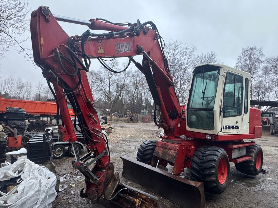 Liebherr 310 koparka kołowa