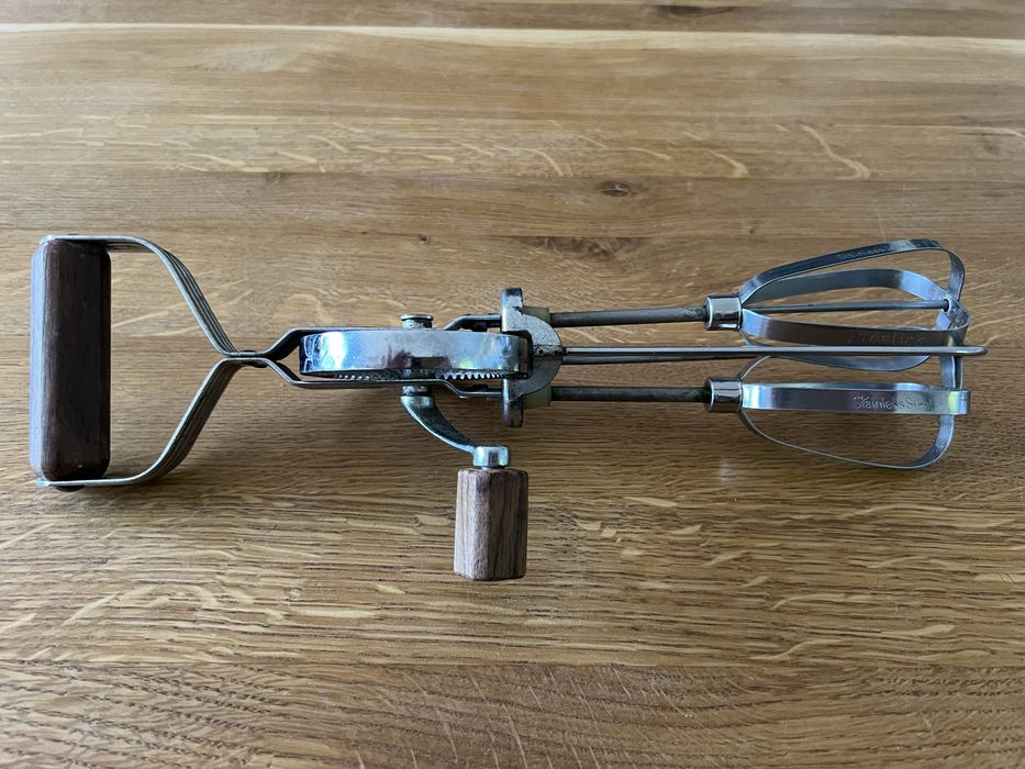 Ręczny mikser na korbkę retro Prestige