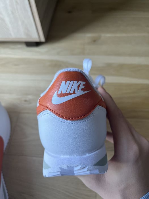 Buty Nike Cortez pomaranczowo biale