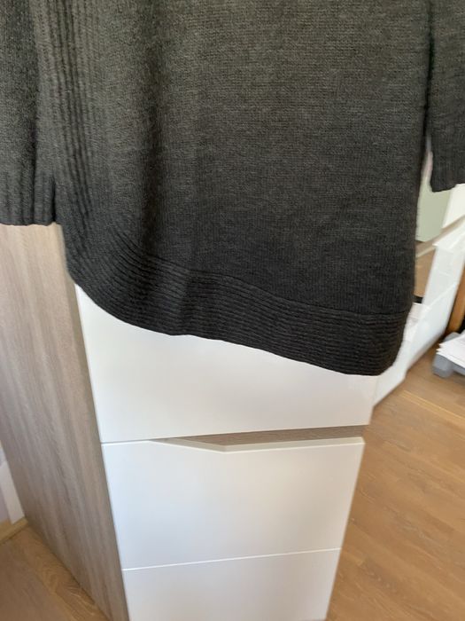 Długi sweter z asymeteycznym wykonczeniem Marks&Spencer