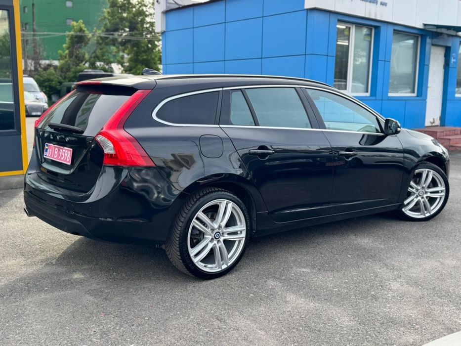 Volvo V60 D4 2.0 дизель  Автомат з Німеччини ВІДЕО
