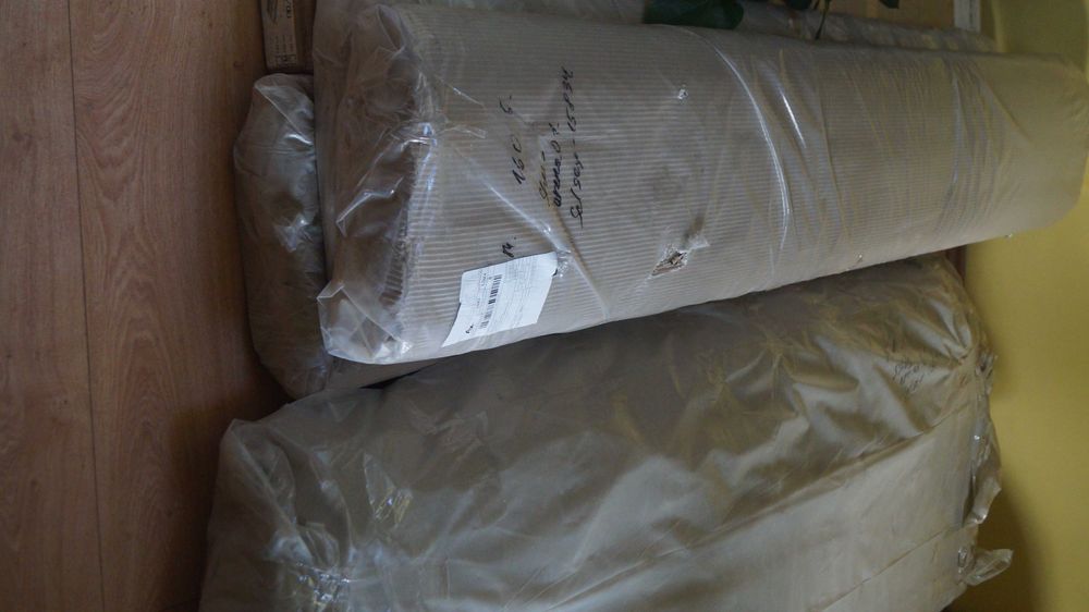 Łóżko tapicerowane 160x200 Shels Low z pojemnikiem stelaż metalowy kremowy beż nowe