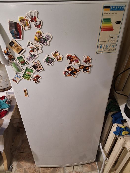 Продам морозилку атлант 260 л