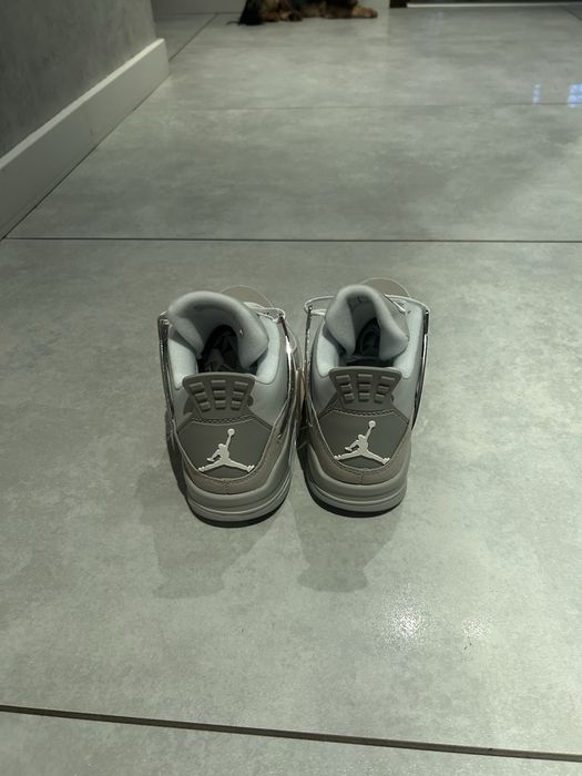 Air Jordan 4 Frozen Moment 40