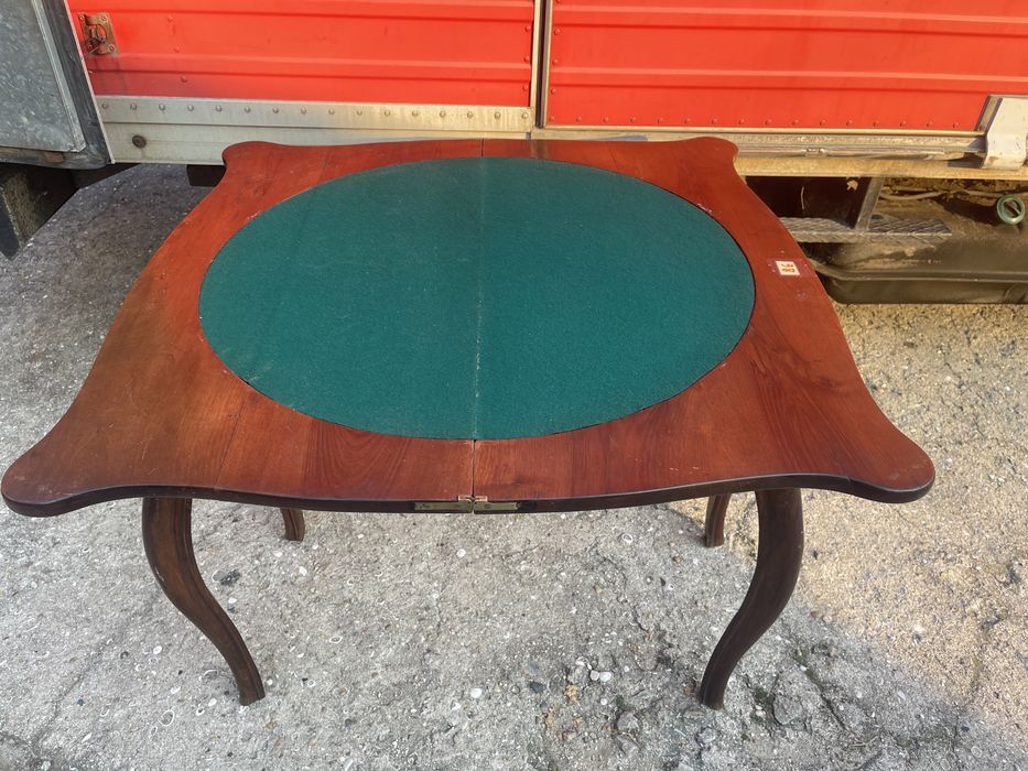 Mesa de jogo antigo