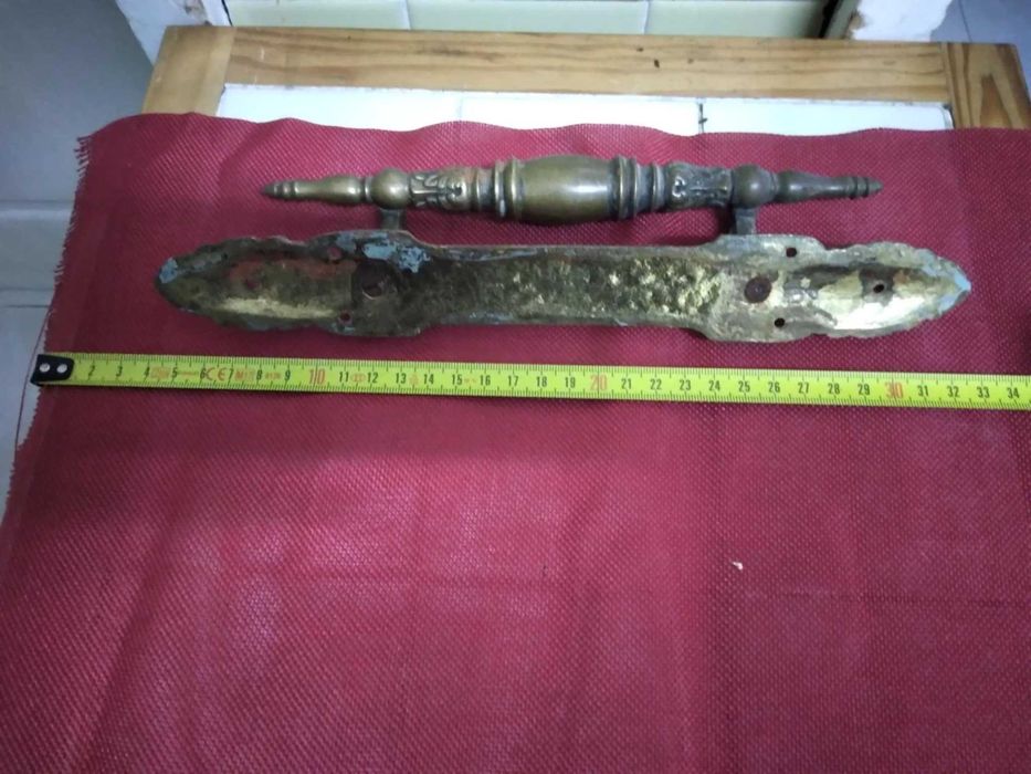 Puxadores antigos de latão. Ler tudo.