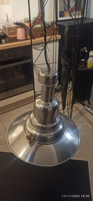Candeeiro estilo industrial