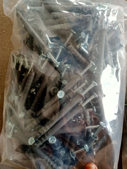 Wkręty i kołki 8x80A, 200 sztuk, nowa paczka + pół drugiej, Benox