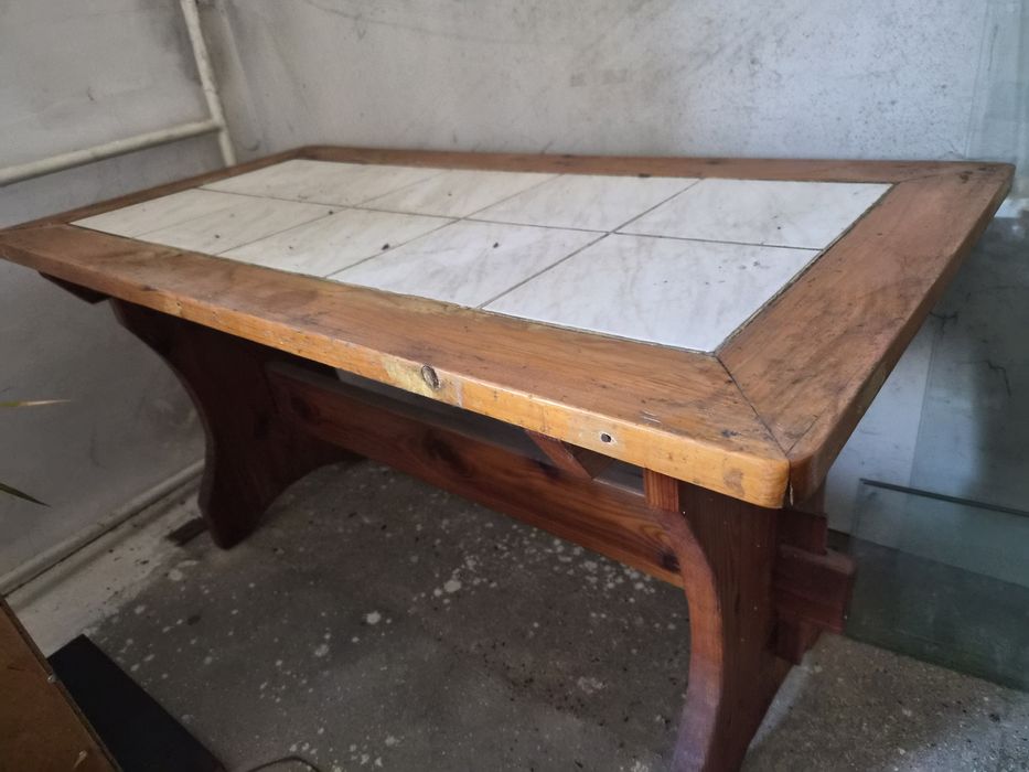 Stare stoły, meblościanki i kanapa ZA DARMO