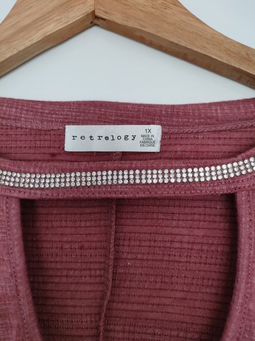 Nowa zakrywająca brzuch bluzka 44