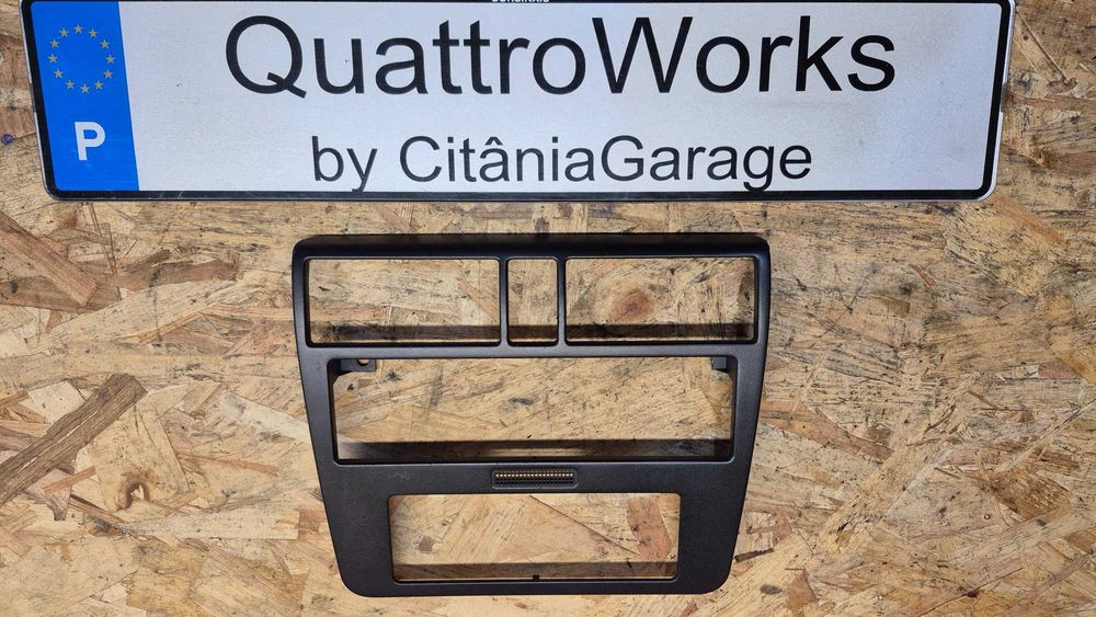 Moldura Original Preta Consola Audi A4 B5 8D Pré-Facelift 1995 a 1999