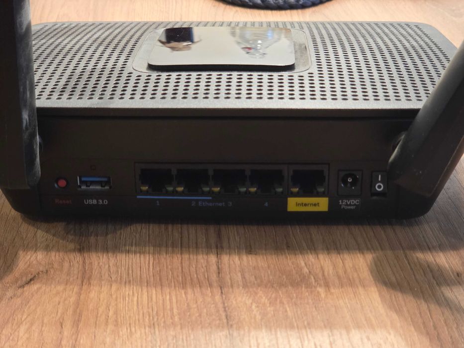 Router Linksys EA8300