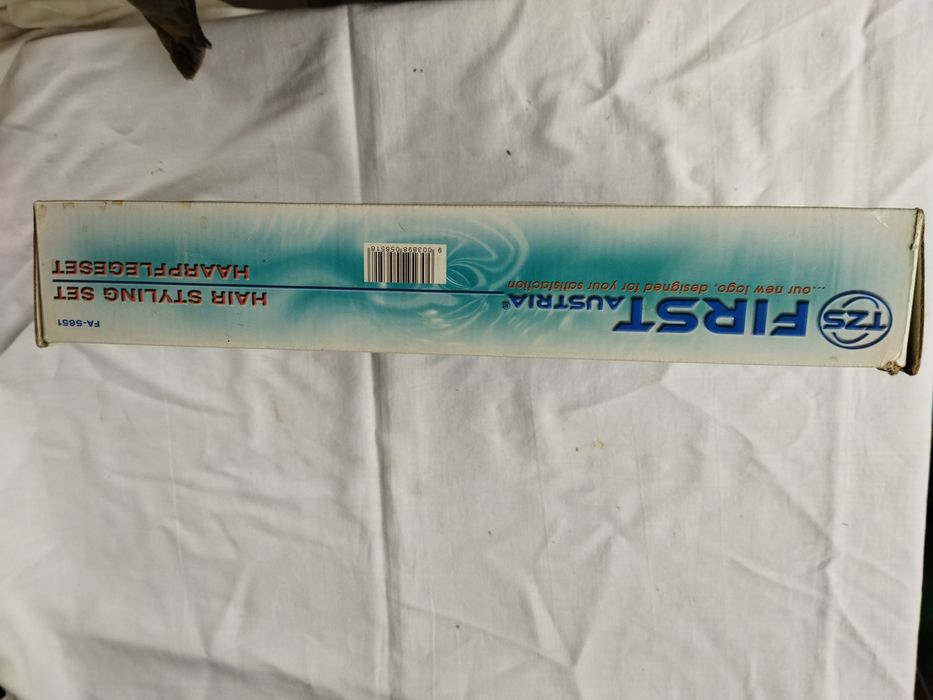 Фен щітка FIRST електрофен колишнього виробництва найбільше насадок .