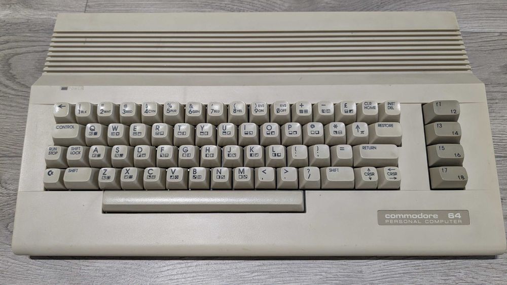 Commodore 64 + BlackBox + Joystick + zasilacz