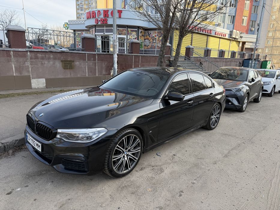 BMW 530e гібрид