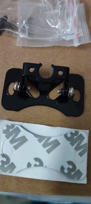 Suporte Metal para Câmara / Cam de Trás / Ciclismo (Novo com Fita 3M)