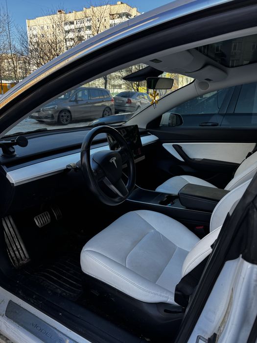 tesla model 3 perfomance 2019
