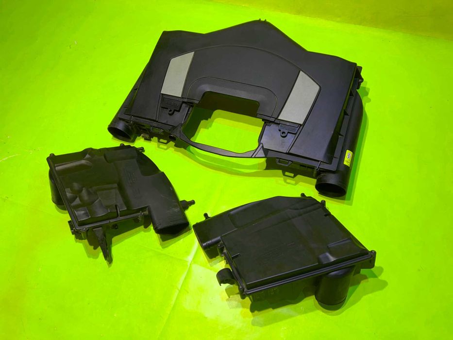 Корпус воздушного фильтра Mercedes OM642 GL X164 ML W164 W211 E211