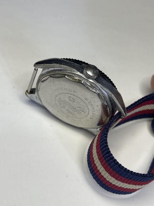 Relogio sicura diver a trabalhar