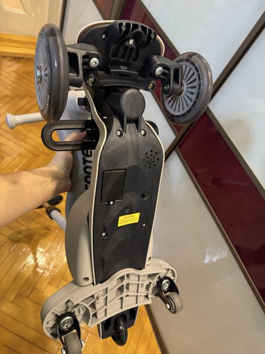 Дитячий самокат із батьківською ручкою