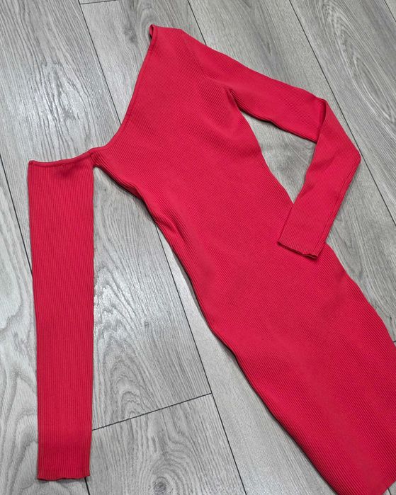 Prążkowana sukienka Bershka S