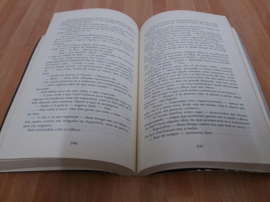 Livro: Túneis - O Segredo da Cidade Eterna