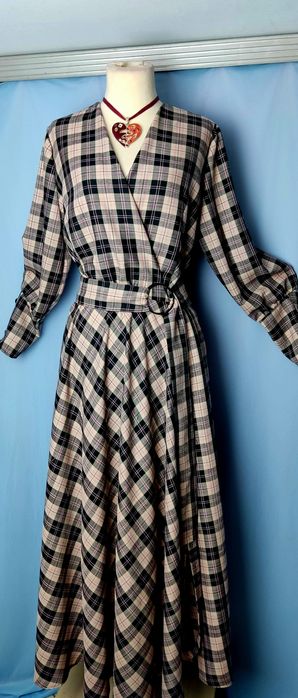 Sukienka  z wiskozy w kratkę roz. 4042/44