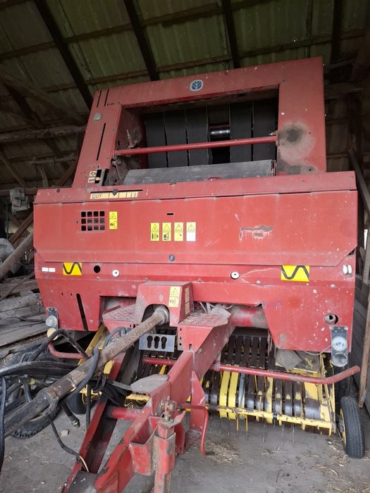 Prasa zwijająca New Holland 654 siatka