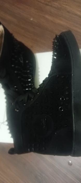 Лабутены оригинал