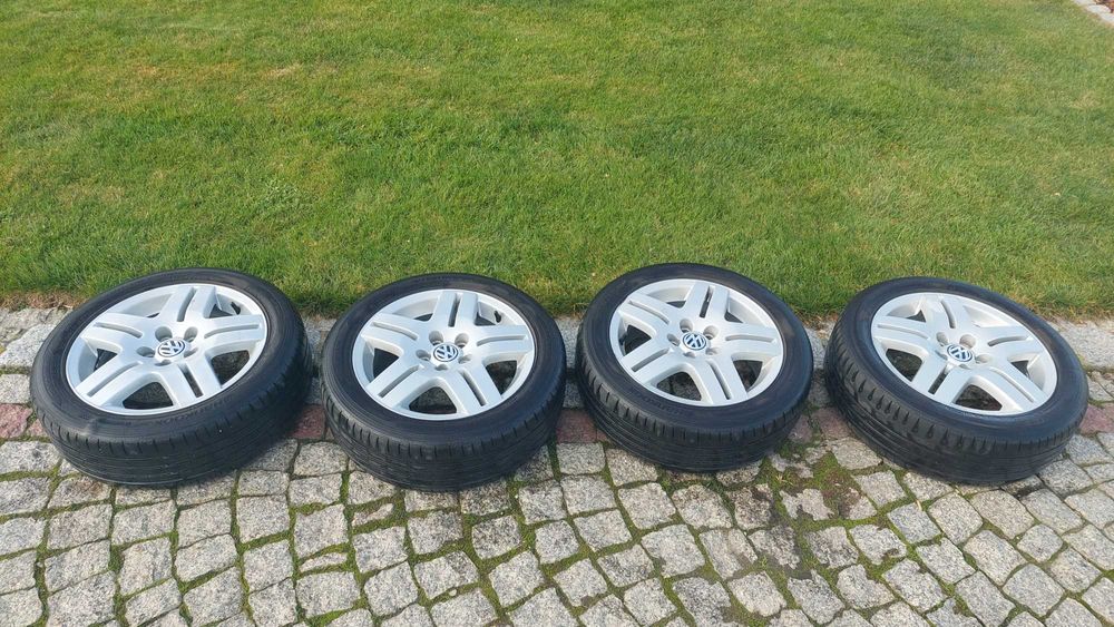 VW POLO 9N komplet kół, opony 195/50 R15, felgi ET38, 5X100