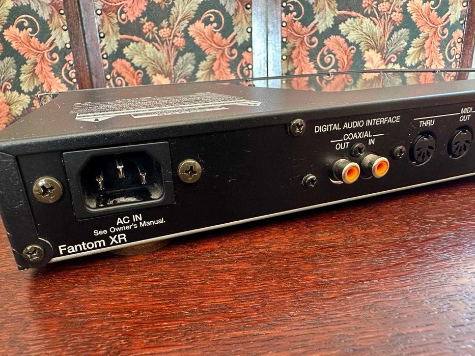 Syntezator Rack Roland Fantom XR + 5 kart rozszerzeń