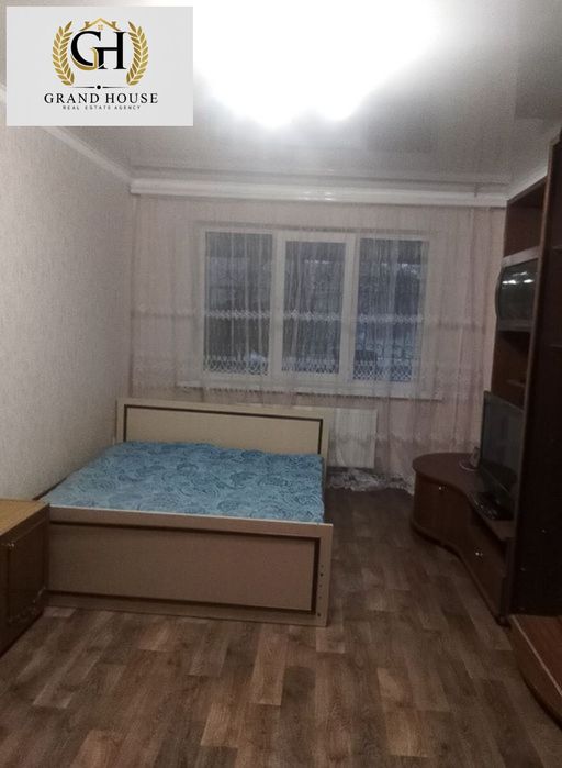 Продам двокімнатну квартиру. Вулиця Шатіла.