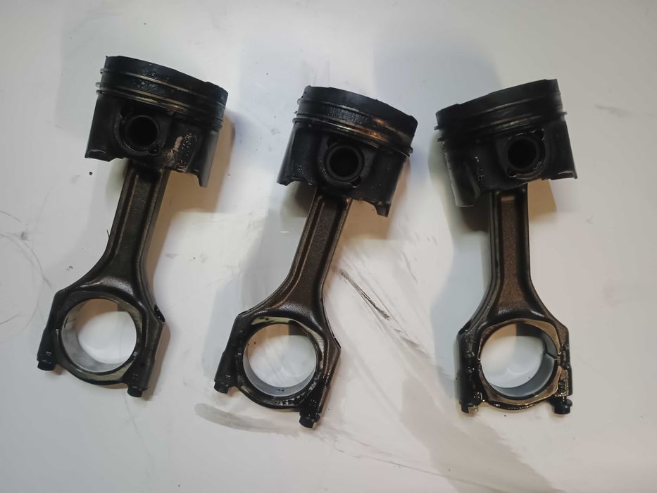 Korbowód tłok Opel astra 1,6 cdti opel Insignia 1,6 cdti