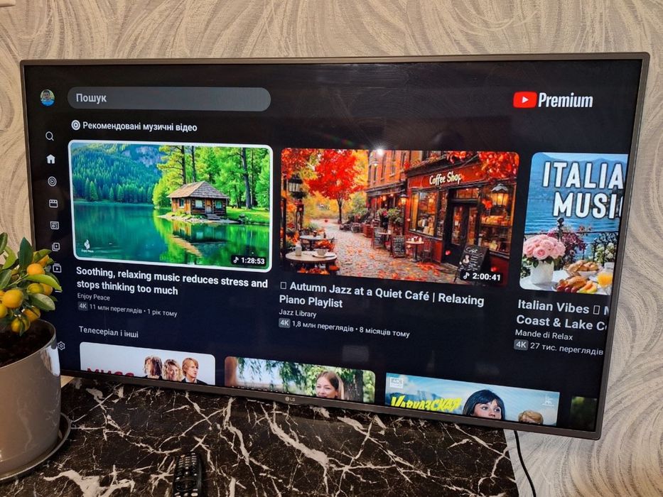 Телевізор LG 55 дюймів Smart TV