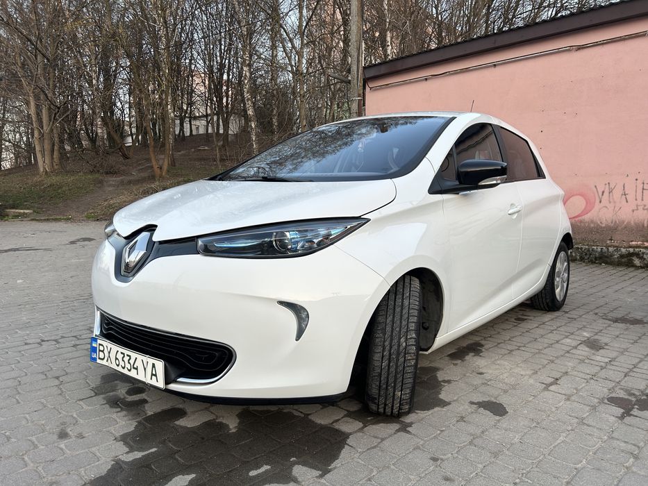 Продам Рено ЗОЕ 2013