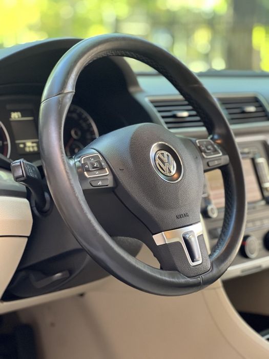 Продам Volkswagen Passat 2014
